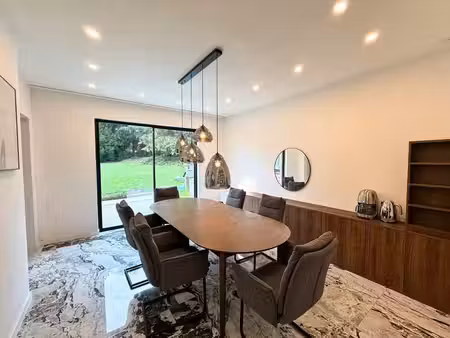 charmante maison 3 façades entièrement rénovée avec jardin