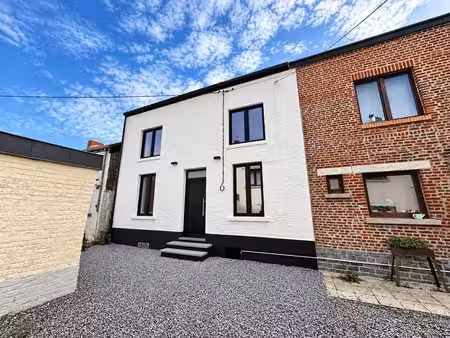 maison totalement renovee - 3 chambres