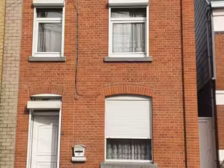 belle maison 3 façades à rénover passage latéral (+/- 1 m)