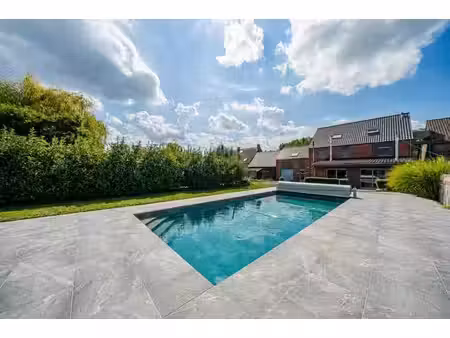 villa familiale 5 chambres avec piscine & espace indépendant
