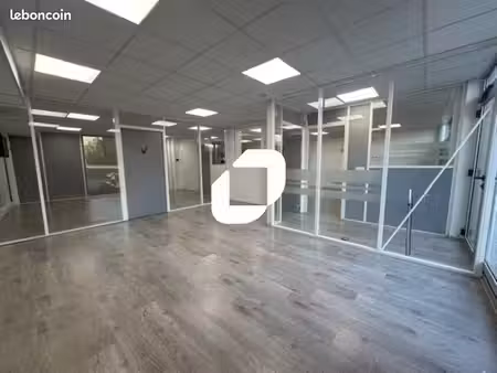 bureau 105 m²