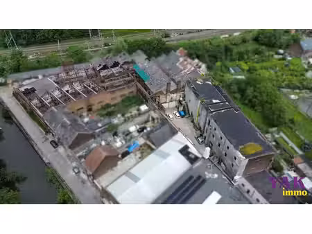 ensemble industriel avec entrepôts au fort potentiel