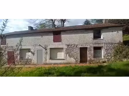 belle fermette a restaurer situee dans un endroit bucolique