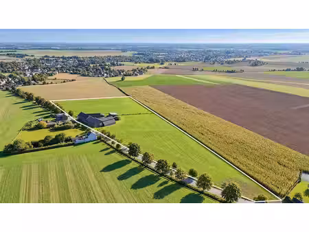 ferme sur ± 3 45 hectares – nombreuses dépendances