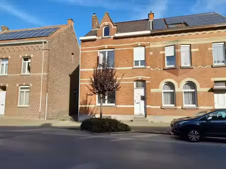 maison à rénover avec beaucoup de potentiel à flobecq