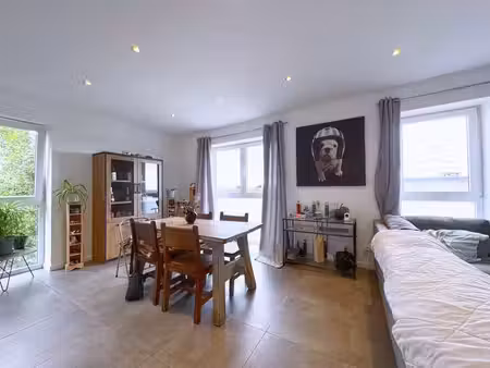 l'évidence vous présente .. 0499/38.93.42