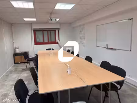 bureau 360 m²