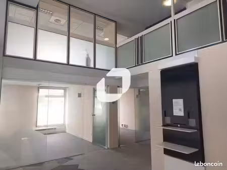 bureaux 221 m²