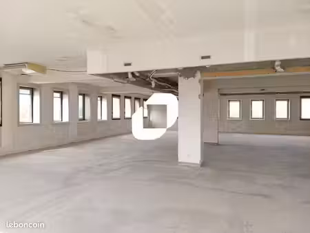 bureaux 772 m²