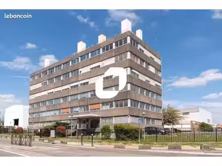 bureau 502 m²