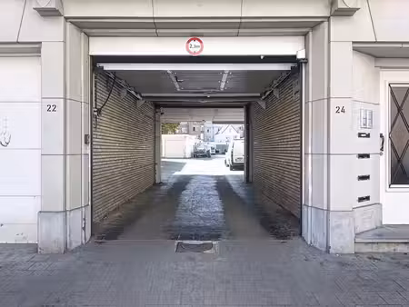 garages fermés intérieur a vendre