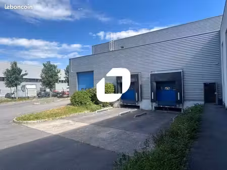 local d'activité 3 087 m²