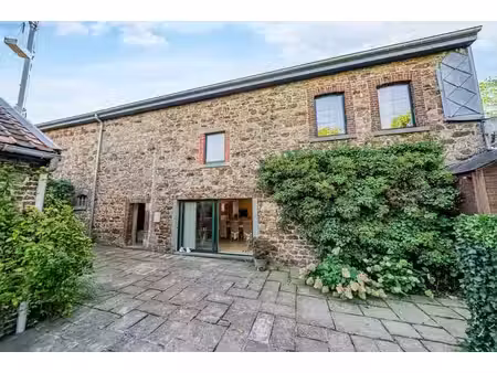 polleur : ancienne ferme avec guest house