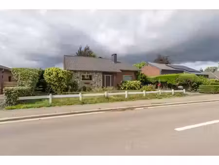 bungalow - rue de housse 97