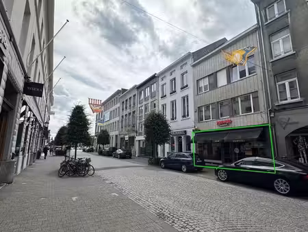 handelsgelijkvloers 110m² in het hart van mechelen.