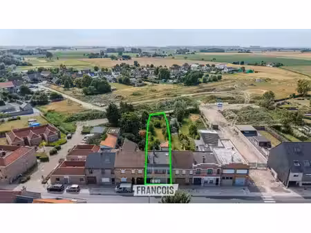 maison de famille à rénover sur un vaste terrain (514 m²) a…