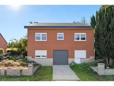 maison 4f avec 2 chambres  jardin  surface garage et profess