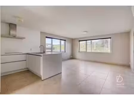 lichtrijk gelijkvloers appartement met zicht op de breden...