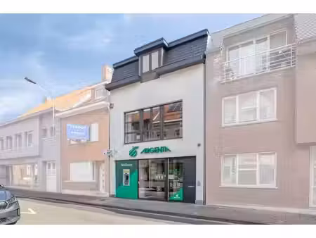 bureau moderne à vendre dans le centre de marke