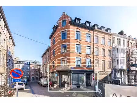 rez-de-chaussée commercial de 56 m²