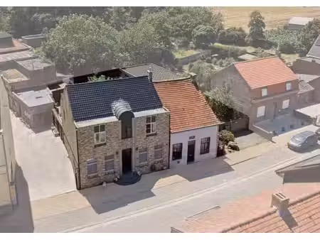 maison semi-mitoyenne avec jardin et garage