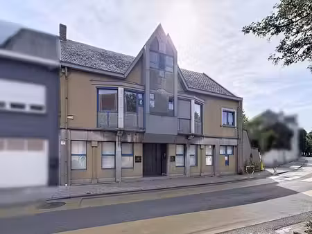 maison spacieuse avec bureau  grenier  piscine et garage