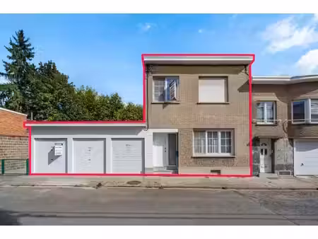 maison 3 façades  3ch  3 garages + entrepôt  jardin  peb : c