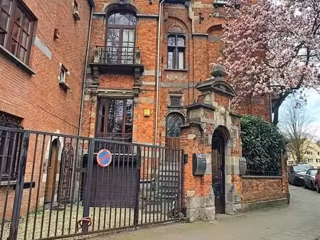 immeuble de caractère comportant 2 unités unifamiliales