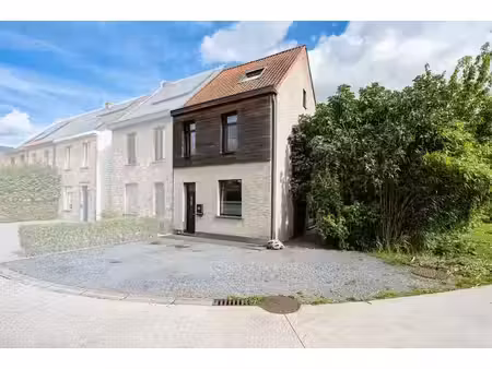 halfopen woning met 3 slaapkamers en aangename tuin - epc b