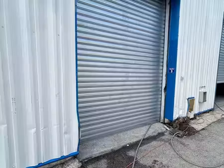 à louer local 100 m2