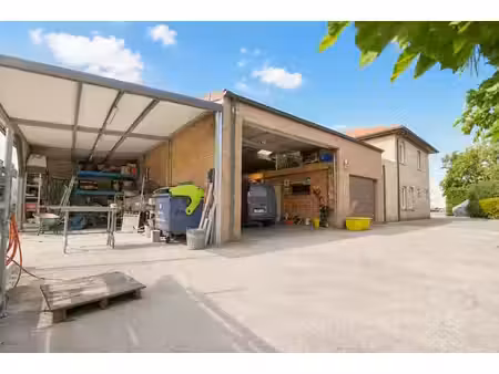 wonen en ondernemen op één locatie: woning met loods in r...