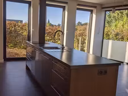 maison lumineuse dans un cadre campagnard  proche du centre.