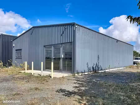 local 144 m² sainte hermine