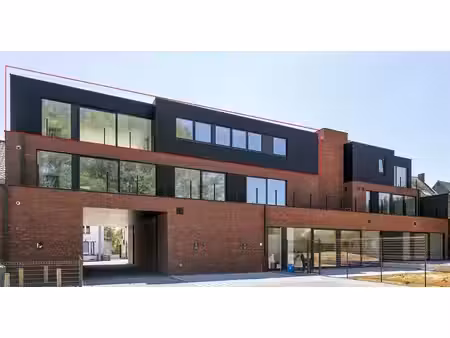 bel appartement économe en énergie avec une ambiance loft