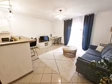 location appartement 2 pièces 46 m² à saint-paul (97434)