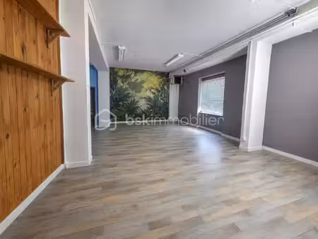 local commercial de 87 60 m² à embrun
