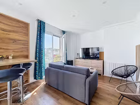 vends appartement 3 pièces avec loggia secteur foch/ vallier