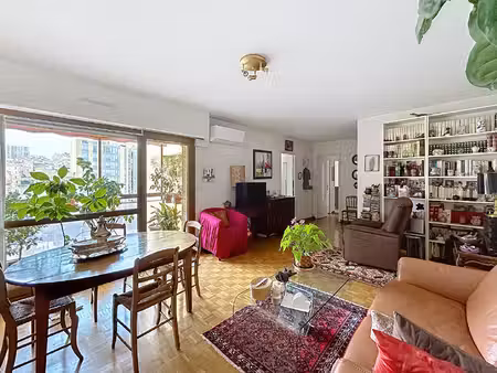 vends appartement 3 pièces avec balcon  exposé ouest secteur castellane