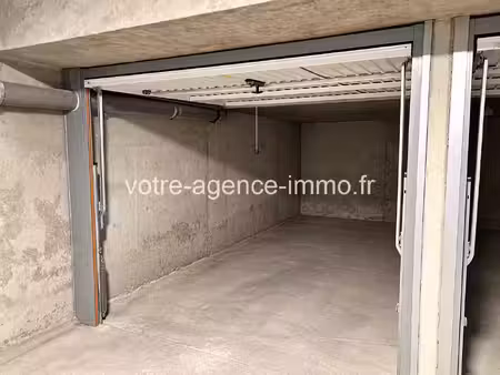 garage simple – 130 € cc