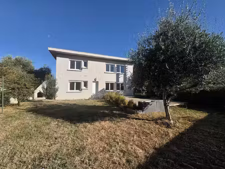 maisonnette t5 à castelginest en location