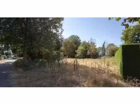 lot 2: terrain à bâtir idéalement situé