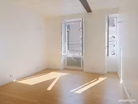 studio 1 pièce 23 m²