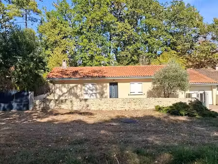 maison familiale pleine de charme – 104 m² – jardin sans vis-à-vis de 723 m² – dépendance 