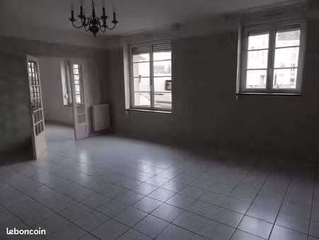 à louer r de ch f4