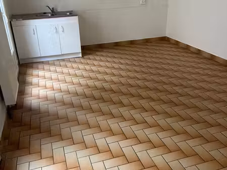 petite maison 1 chambre avec cour fermée