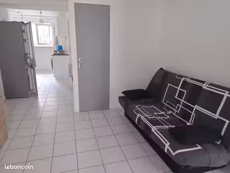 loue deux pièces meublées