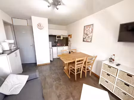 appartement 2 chambres 35 m2 environ + place de parking