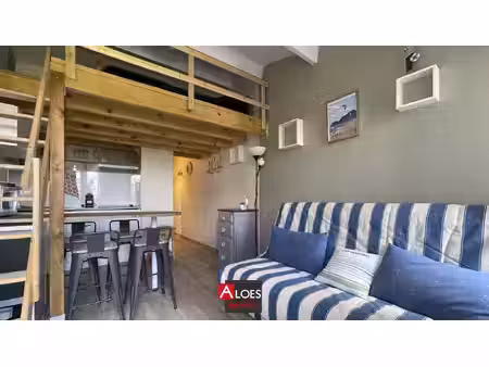 studio aigues-mortes avec mezzanie et terrasse