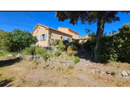 propriété de 150 m² habitables scindée en 2 appartements sur 2 parcelles de près de 4000 m