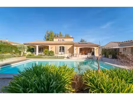 paradou  maison 145 m2  piscine chauffée  1000 m2 de terrain l’art de vivre à deux pas du 